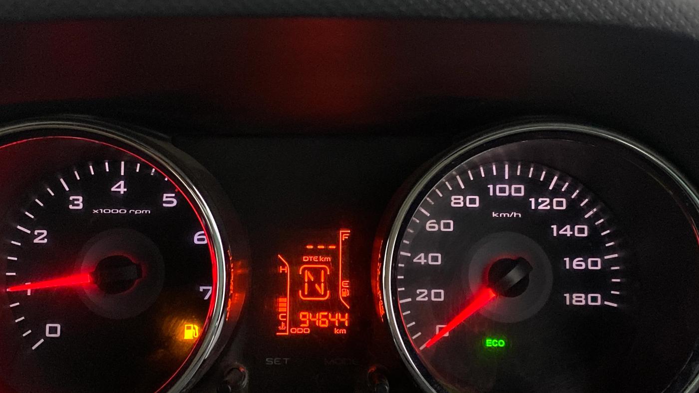 2017 Mahindra TUV300 T8, Diesel, Manual, 94,617 km, Odometer Image