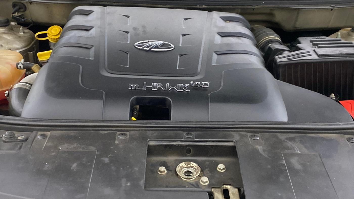 2017 Mahindra XUV500 W10, Diesel, Manual, 67,914 km, Engine View