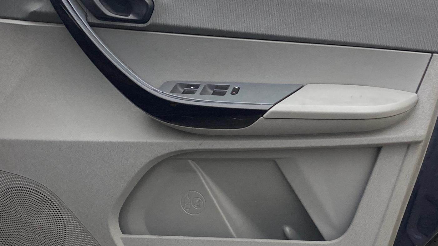 2020 Tata TIGOR XM PETROL, Petrol, Manual, 68,590 km, Driver Side Door Panels Control