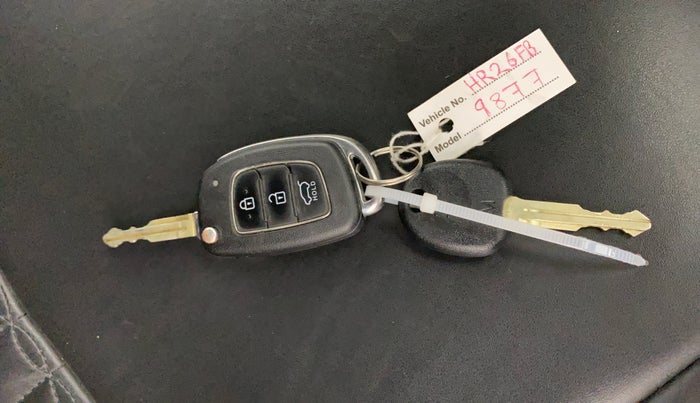 2023 Hyundai NEW I20 MAGNA 1.2 MT, Petrol, Manual, 29,339 km, Key Close Up