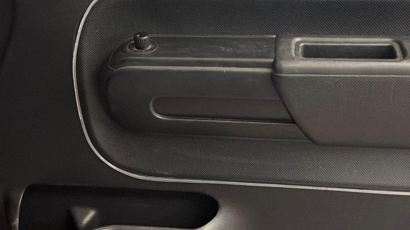 2021 Mahindra Thar LX PETROL HT 4WD AT, Petrol, Automatic, 52,617 km, Driver Side Door Panels Control