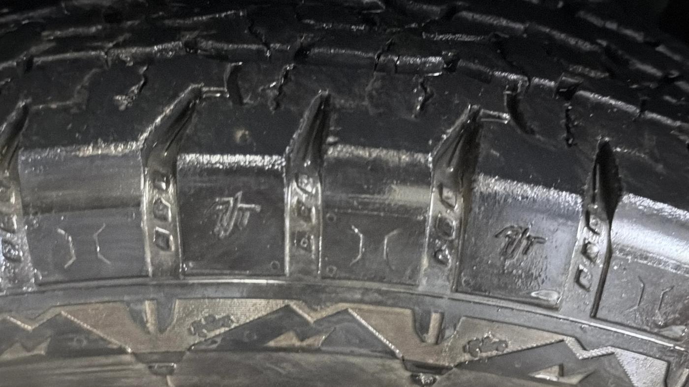 2021 Mahindra Thar LX PETROL HT 4WD AT, Petrol, Automatic, 52,617 km, Left Front Tyre Tread