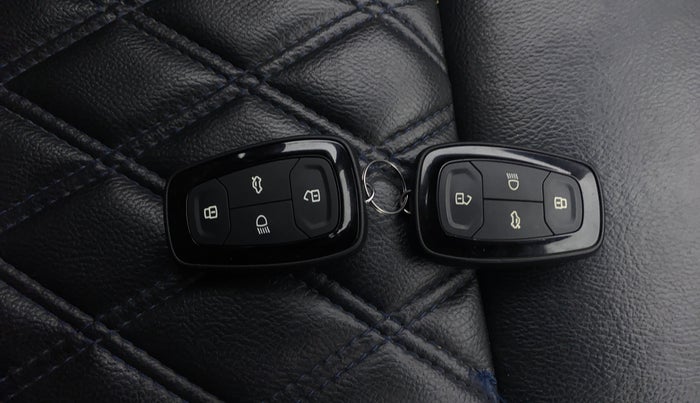 2022 Tata ALTROZ XZ PETROL, Petrol, Manual, 37,724 km, Key Close Up