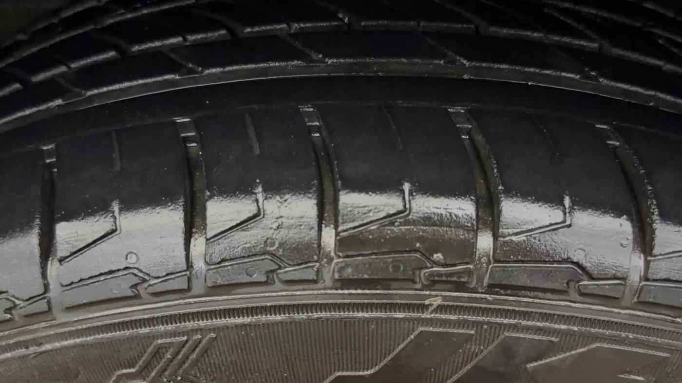 2016 Maruti Baleno DELTA PETROL 1.2, Petrol, Manual, 42,599 km, Left Front Tyre Tread