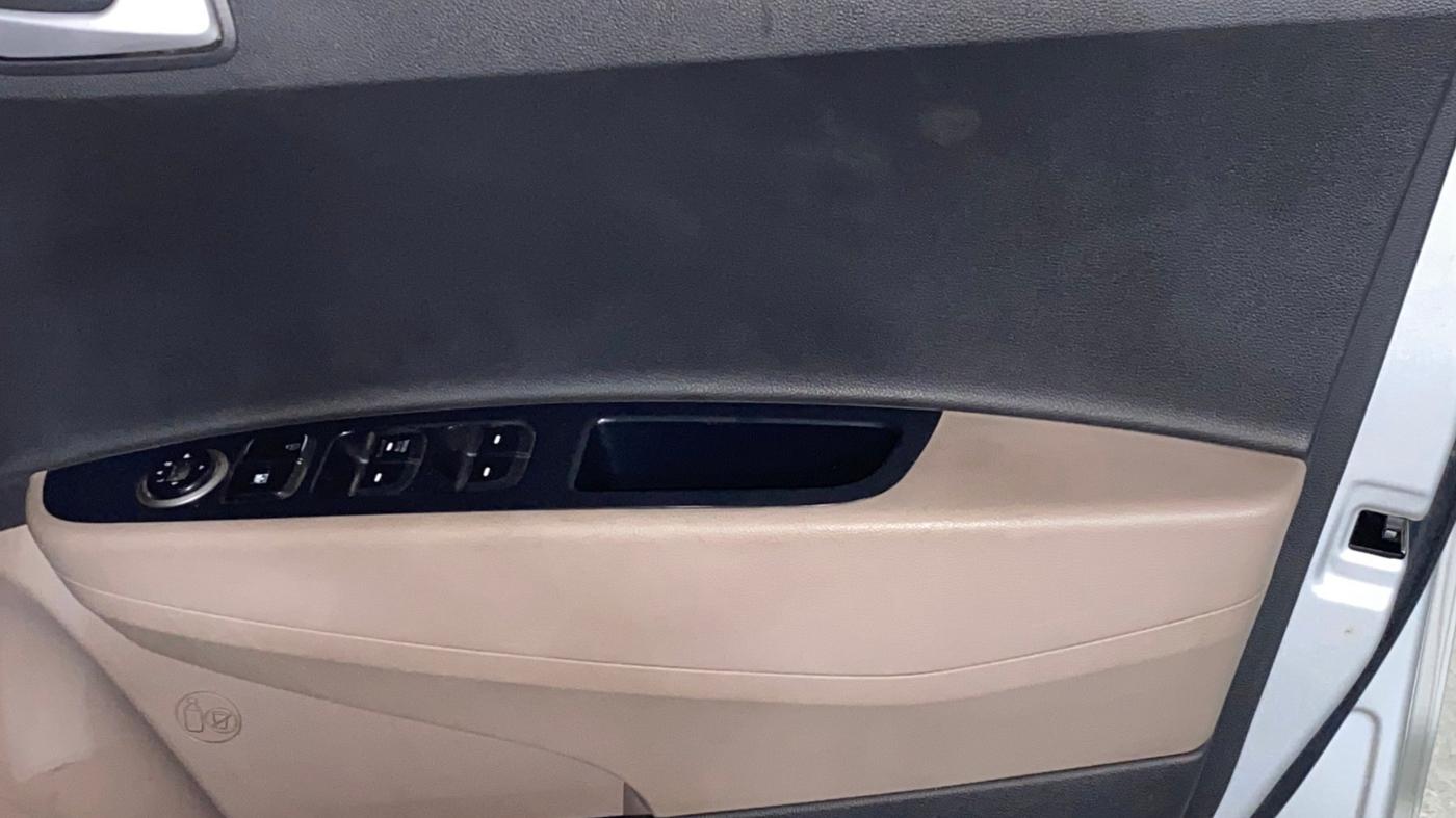 2018 Hyundai Grand i10 SPORTZ 1.2 KAPPA VTVT, Petrol, Manual, 76,234 km, Driver Side Door Panels Control