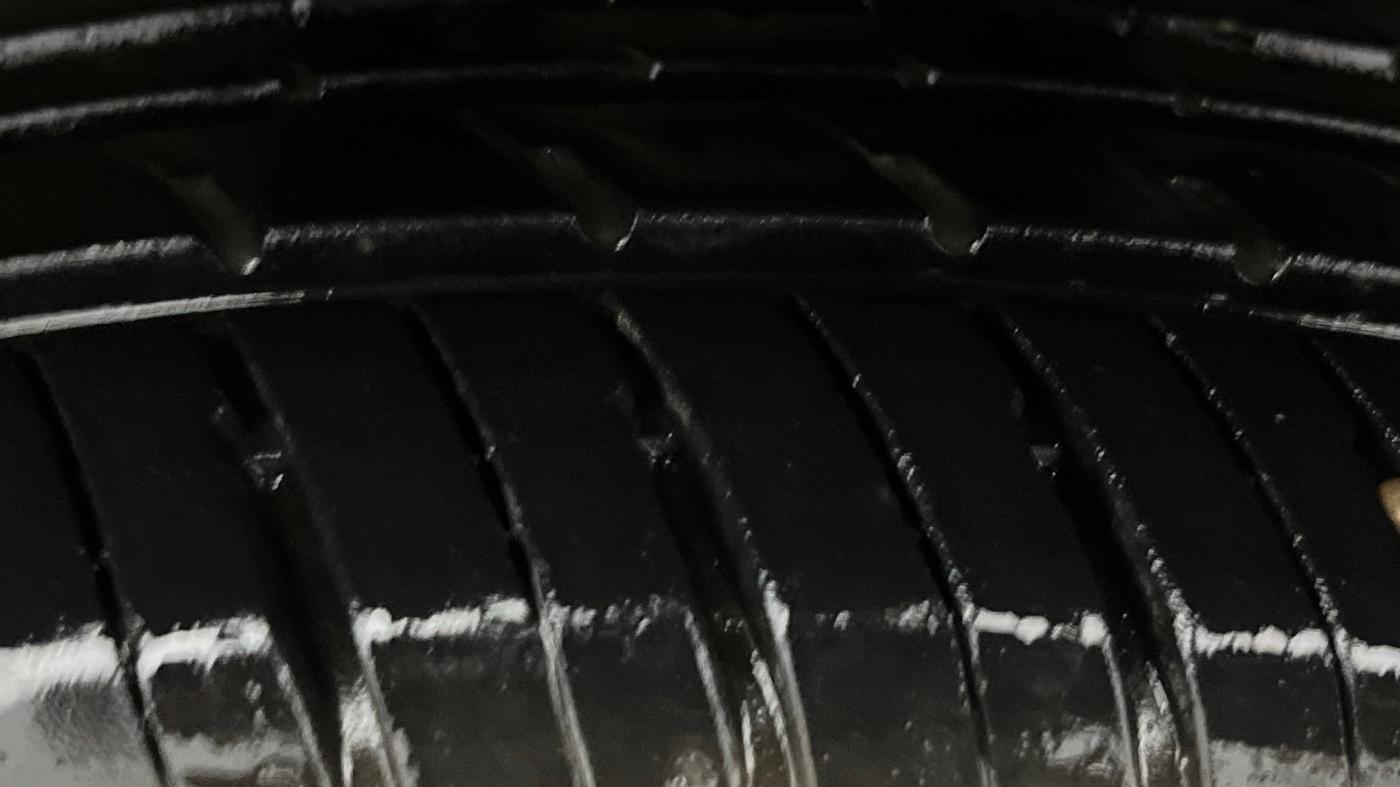 2018 Renault Kwid RXT 1.0 AMT (O), Petrol, Automatic, 20,678 km, Right Front Tyre Tread