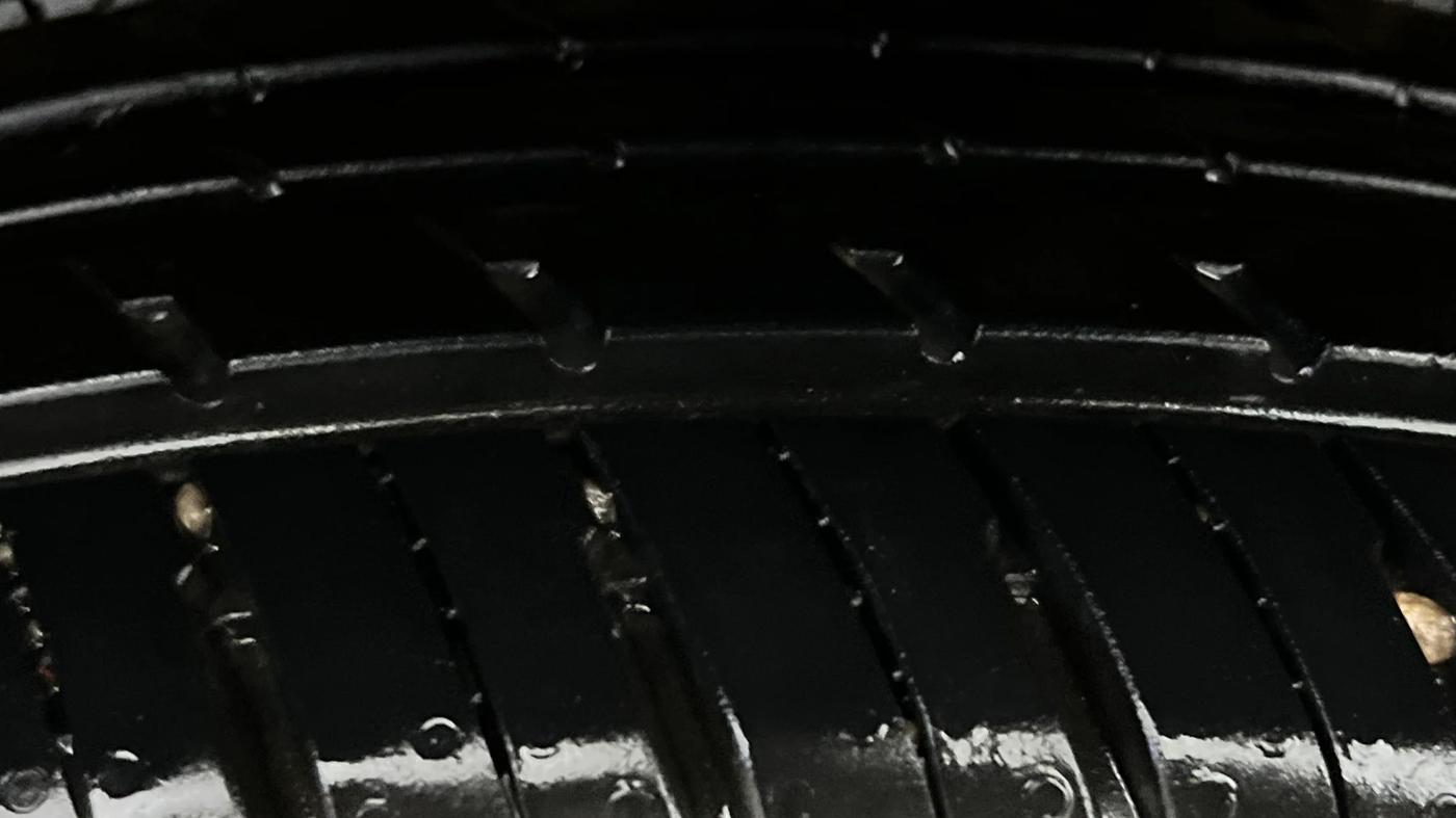2018 Renault Kwid RXT 1.0 AMT (O), Petrol, Automatic, 20,678 km, Right Rear Tyre Tread