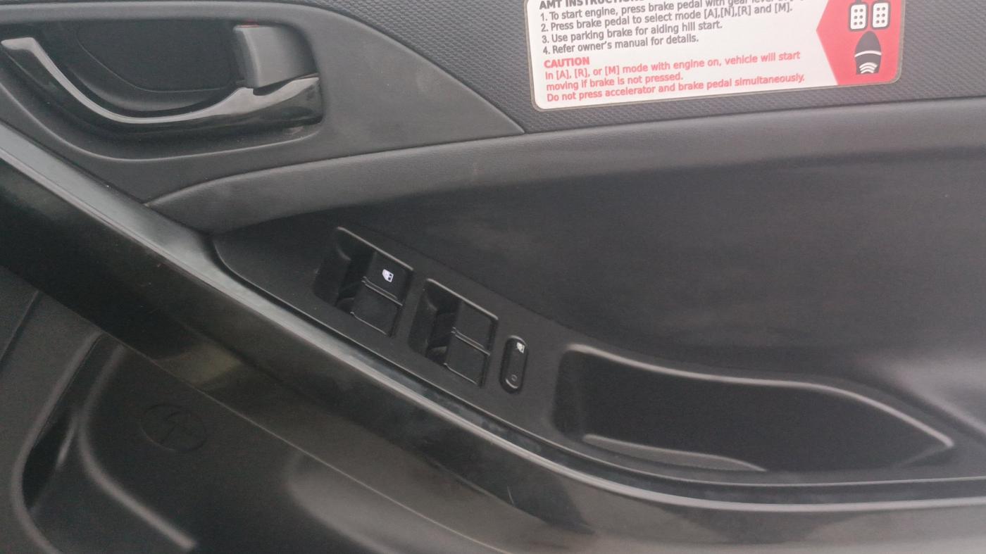 2022 Tata NEXON XZA PLUS (PREMIUM) KAZIRANGA PETROL, Petrol, Automatic, 29,118 km, Driver Side Door Panels Control