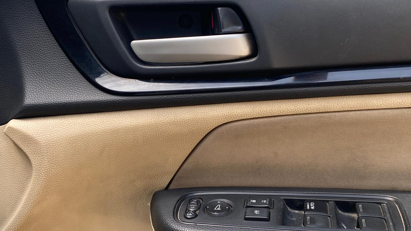 2019 Honda Amaze 1.2L I-VTEC S CVT, Petrol, Automatic, 1,15,673 km, Driver Side Door Panels Control