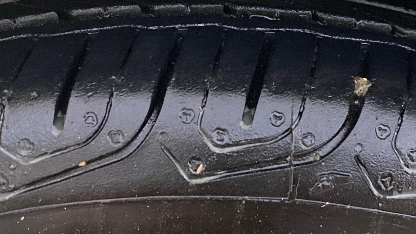 2017 Tata Tiago XZ PETROL, Petrol, Manual, 30,574 km, Left Front Tyre Tread