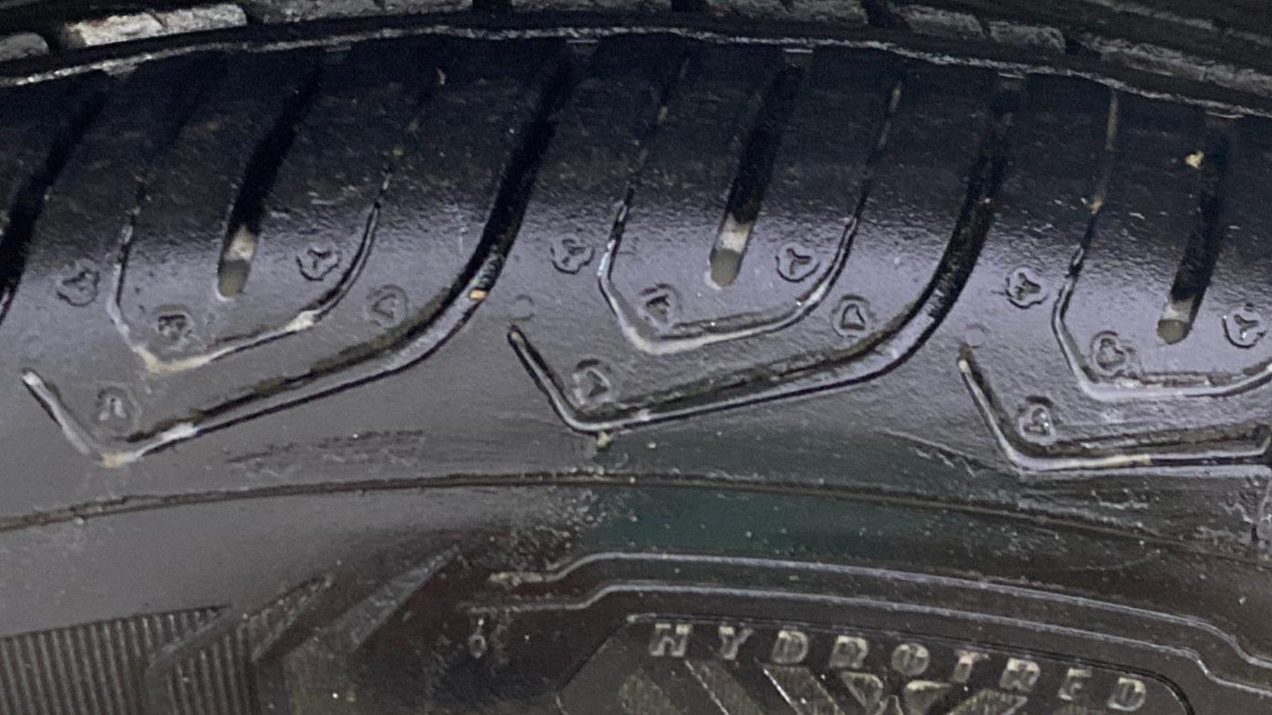 2017 Tata Tiago XZ PETROL, Petrol, Manual, 30,574 km, Right Front Tyre Tread