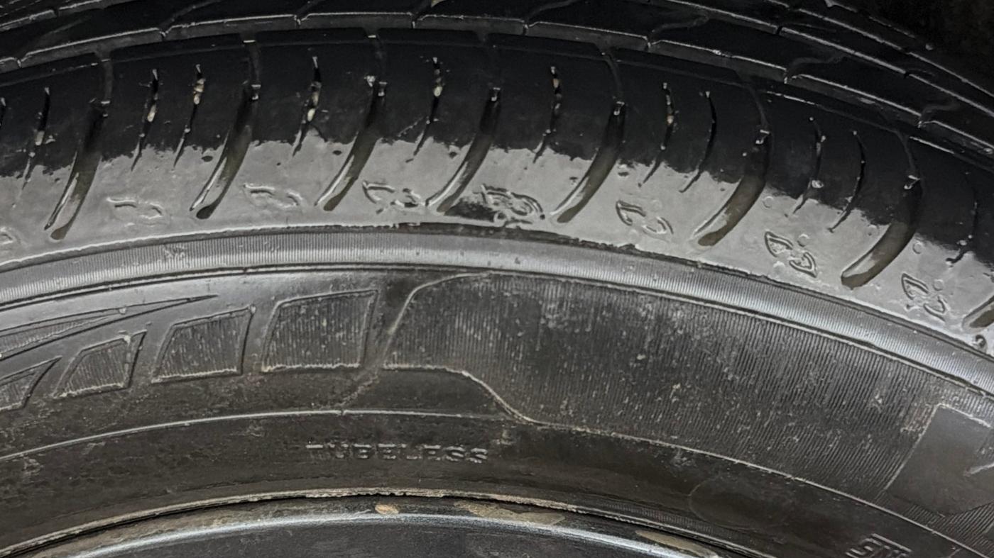 2025 Maruti FRONX DELTA PLUS 1.2MT, Petrol, Manual, 15,153 km, Right Rear Tyre Tread