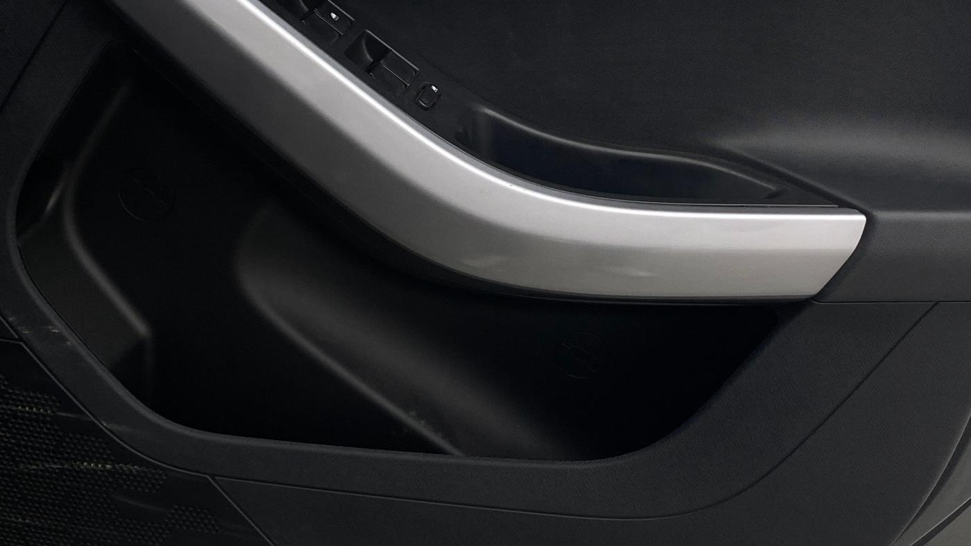 2021 Tata NEXON XM SUNROOF PETROL, Petrol, Manual, 24,294 km, Driver Side Door Panels Control