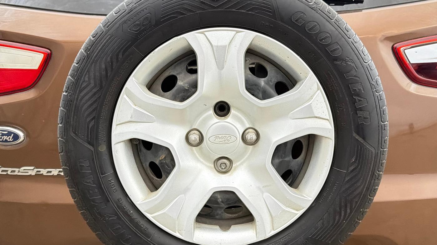 2016 Ford Ecosport TREND 1.5L PETROL, Petrol, Manual, 1,04,834 km, Spare Tyre