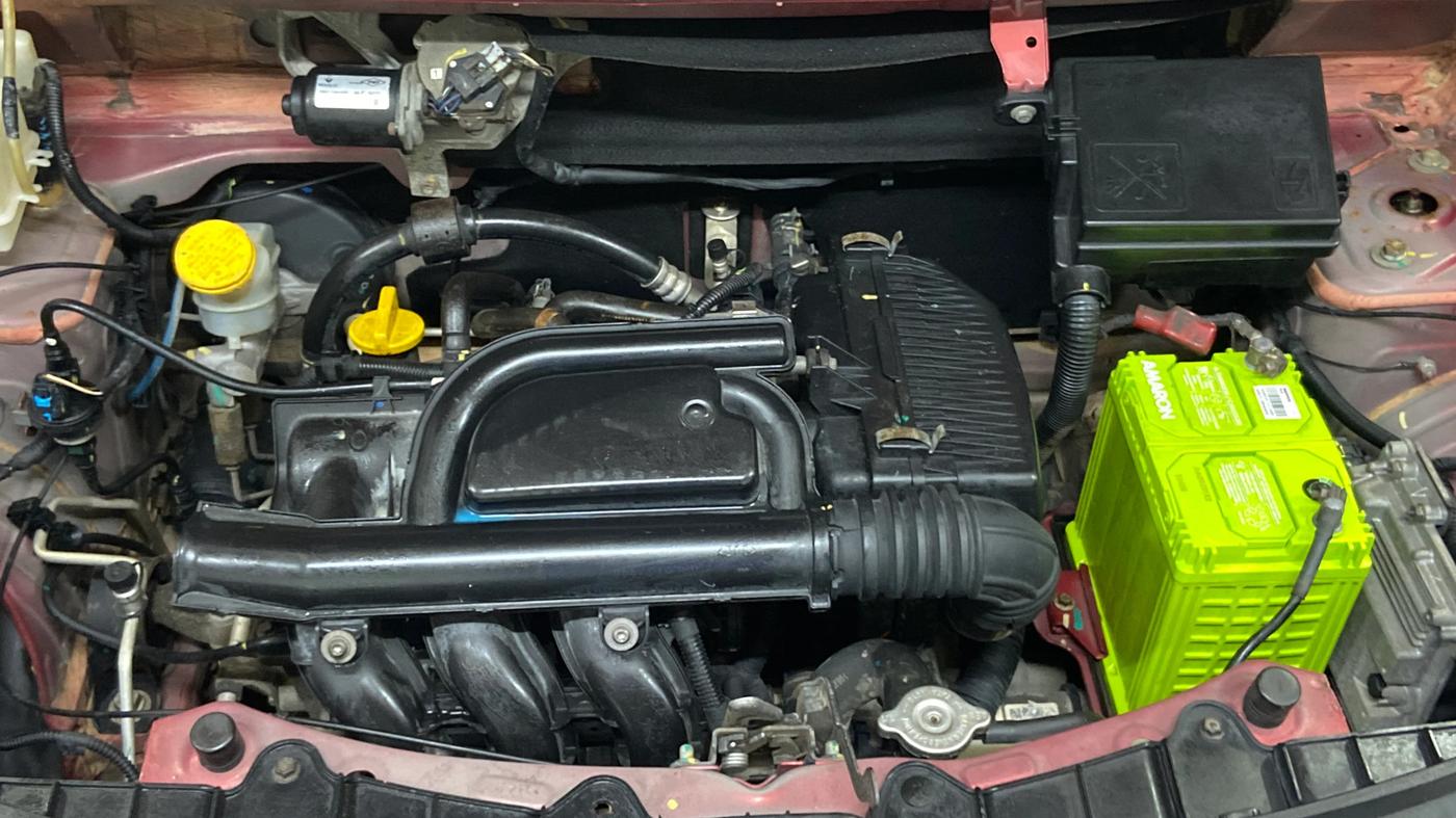 2017 Renault Kwid RXT 1.0 AMT (O), Petrol, Automatic, 40,712 km, Engine View