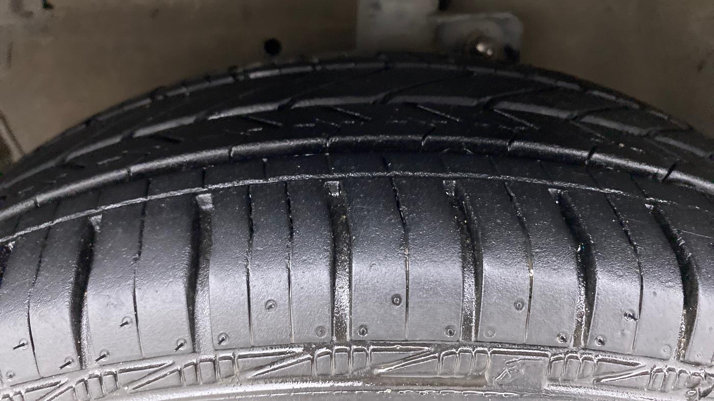 2016 Maruti Celerio ZXI OPT AMT, Petrol, Automatic, 88,127 km, Left Front Tyre Tread