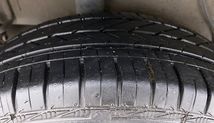 2016 Maruti Celerio ZXI OPT AMT, Petrol, Automatic, 88,127 km, Right Rear Tyre Tread