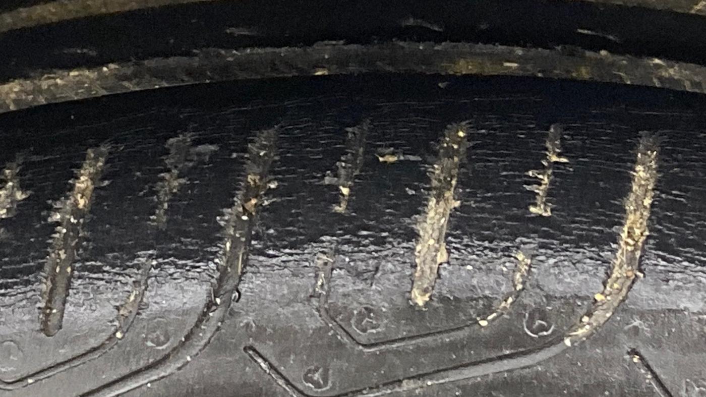 2013 Honda Brio S MT, Petrol, Manual, 1,26,760 km, Left Rear Tyre Tread