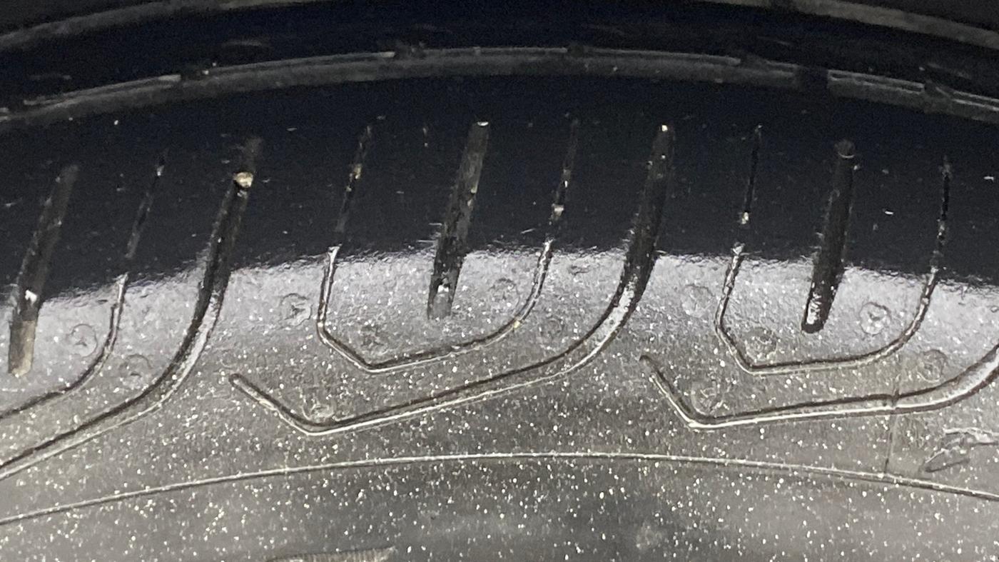 2013 Honda Brio S MT, Petrol, Manual, 1,26,760 km, Left Front Tyre Tread