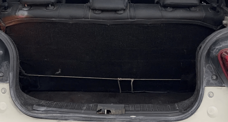 2016 Mahindra Kuv100 K6 D 6 STR, Diesel, Manual, 68,044 km, Boot Inside
