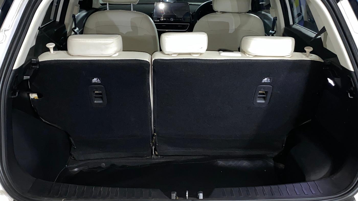 2025 Mahindra XUV 3XO AX7 1.2 TGDi AT, Petrol, Automatic, 16,952 km, Boot Inside
