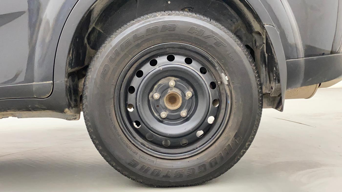 2018 Mahindra XUV500 W7 AT, Diesel, Automatic, 44,384 km, Left Rear Wheel