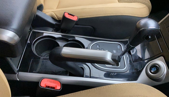 2018 Mahindra XUV500 W7 AT, Diesel, Automatic, 44,384 km, Gear Lever