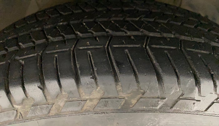 2018 Mahindra XUV500 W7 AT, Diesel, Automatic, 44,384 km, Right Front Tyre Tread