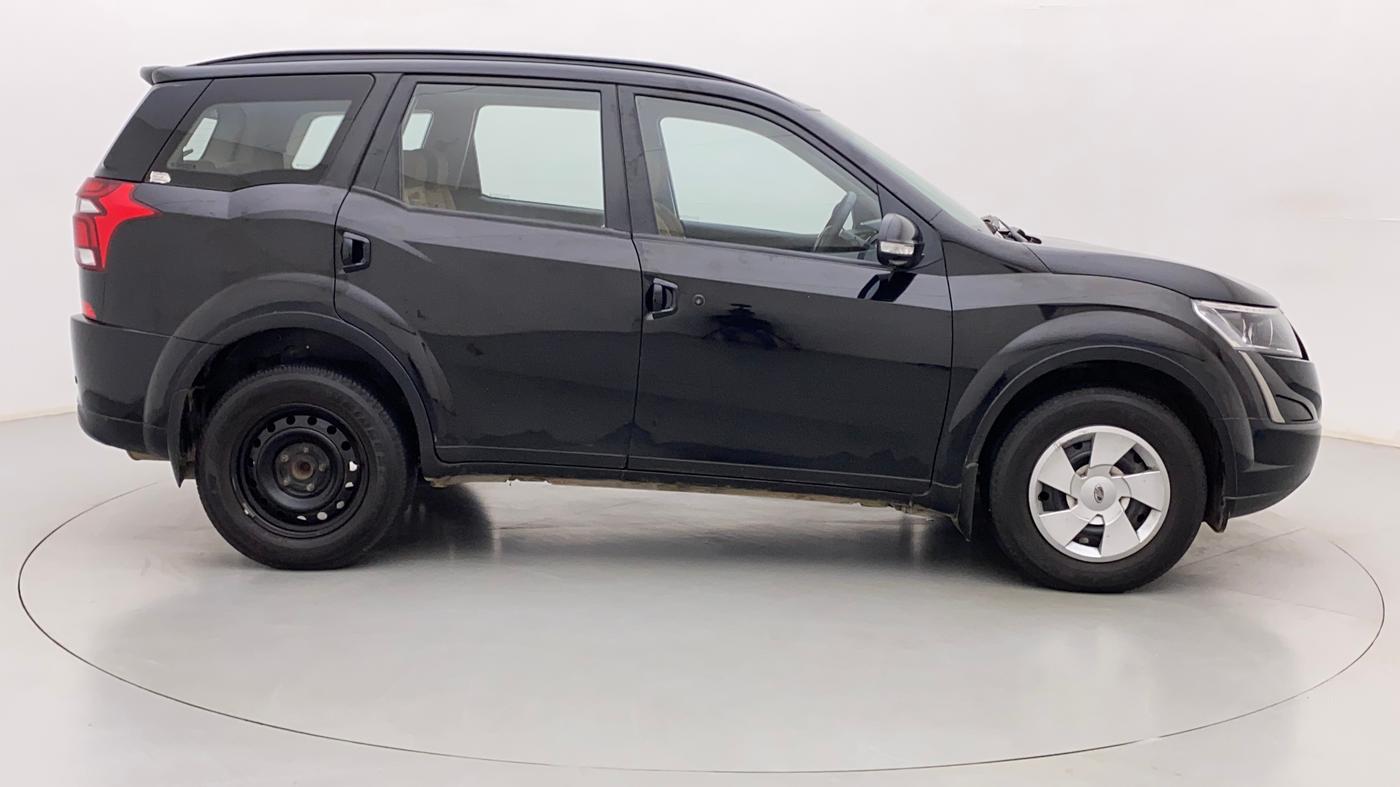 2018 Mahindra XUV500 W7 AT, Diesel, Automatic, 44,384 km, Right Side View