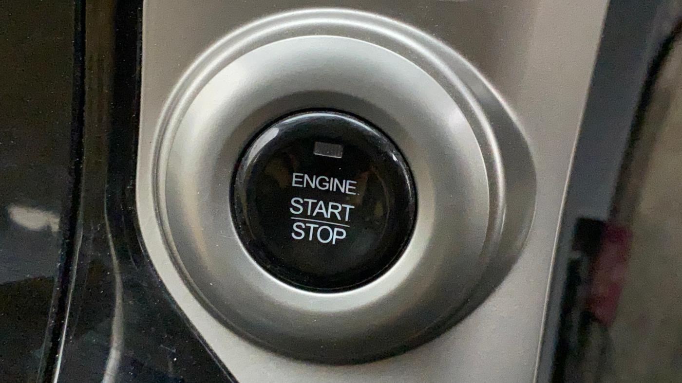 2018 Mahindra XUV500 W7 AT, Diesel, Automatic, 44,384 km, Keyless Start/ Stop Button