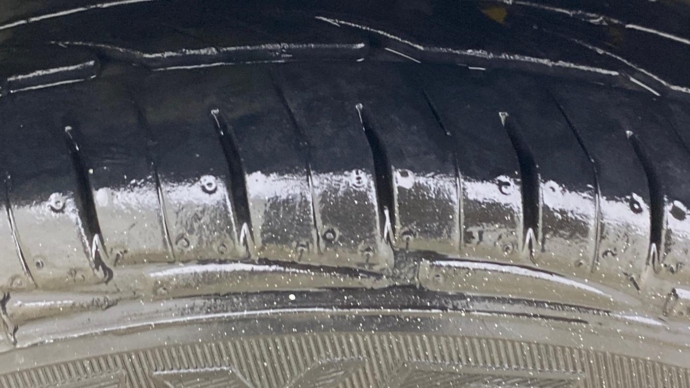 2014 Maruti Alto 800 LXI, Petrol, Manual, 89,134 km, Left Front Tyre Tread