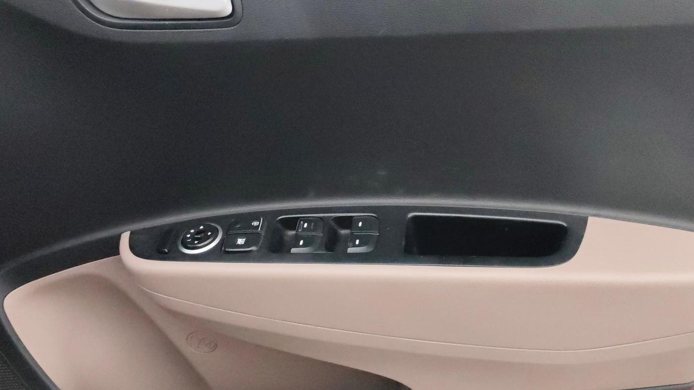 2015 Hyundai Grand i10 ASTA AT 1.2 KAPPA VTVT, Petrol, Automatic, 67,312 km, Driver Side Door Panels Control