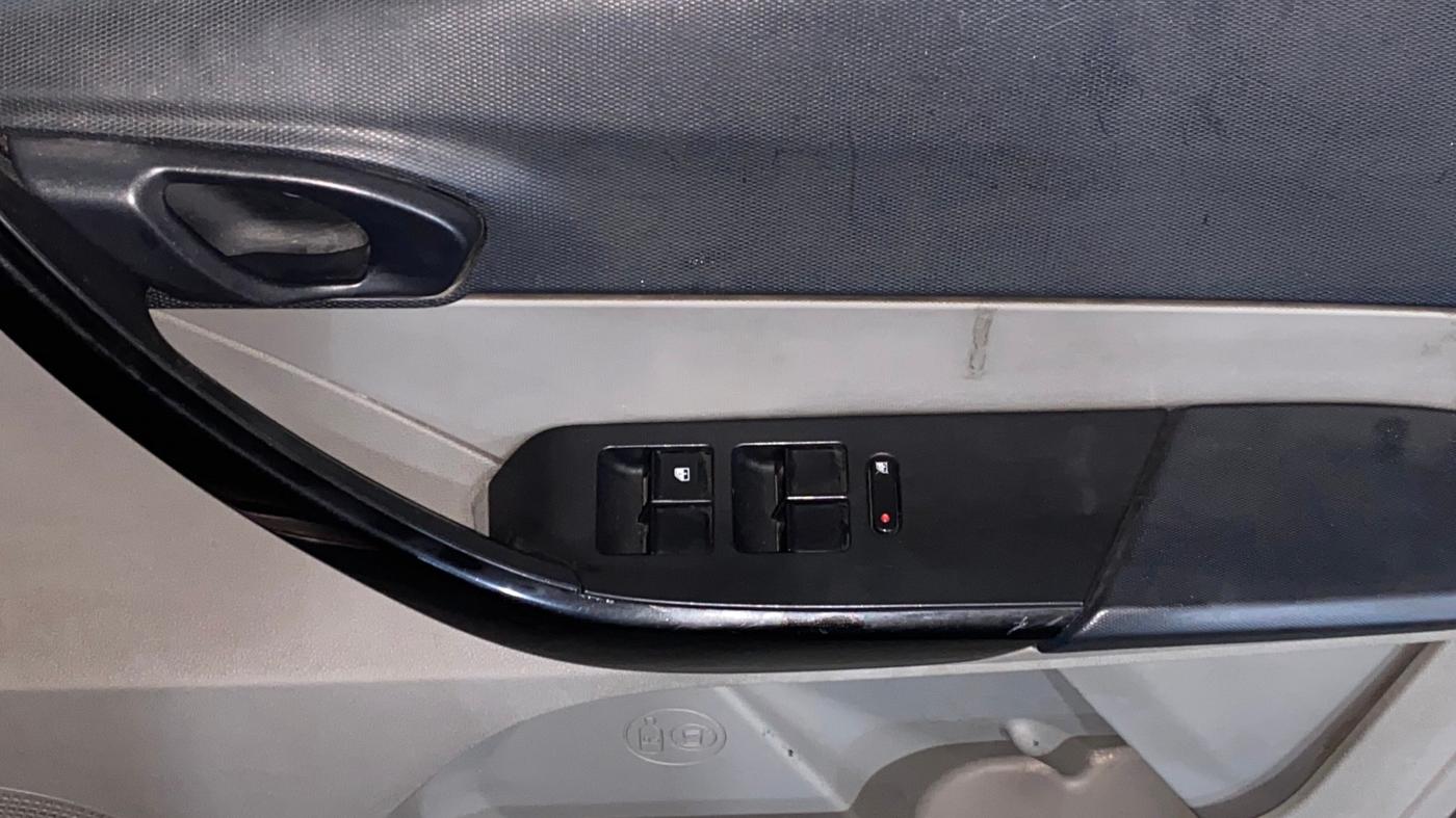 2018 Tata Tiago XT PETROL, Petrol, Manual, 61,983 km, Driver Side Door Panels Control