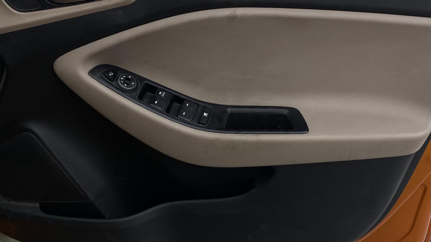 2019 Hyundai Elite i20 SPORTZ PLUS 1.2, Petrol, Manual, 43,688 km, Driver Side Door Panels Control