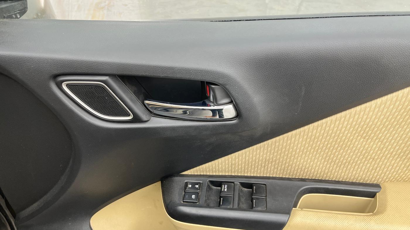 2017 Honda City 1.5L I-VTEC SV CVT, Petrol, Automatic, 88,251 km, Driver Side Door Panels Control