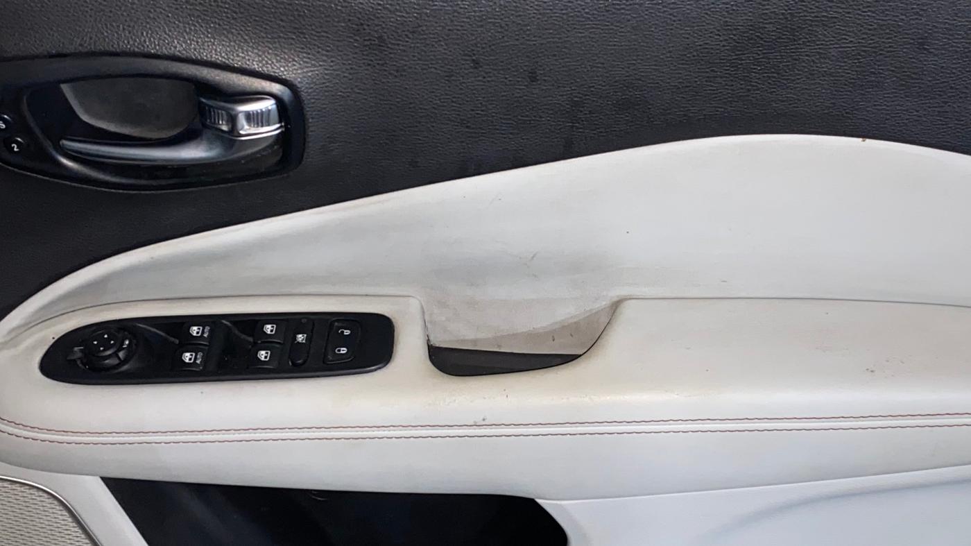 2018 Jeep Compass LIMITED PLUS PETROL AT, Petrol, Automatic, 43,487 km, Driver Side Door Panels Control