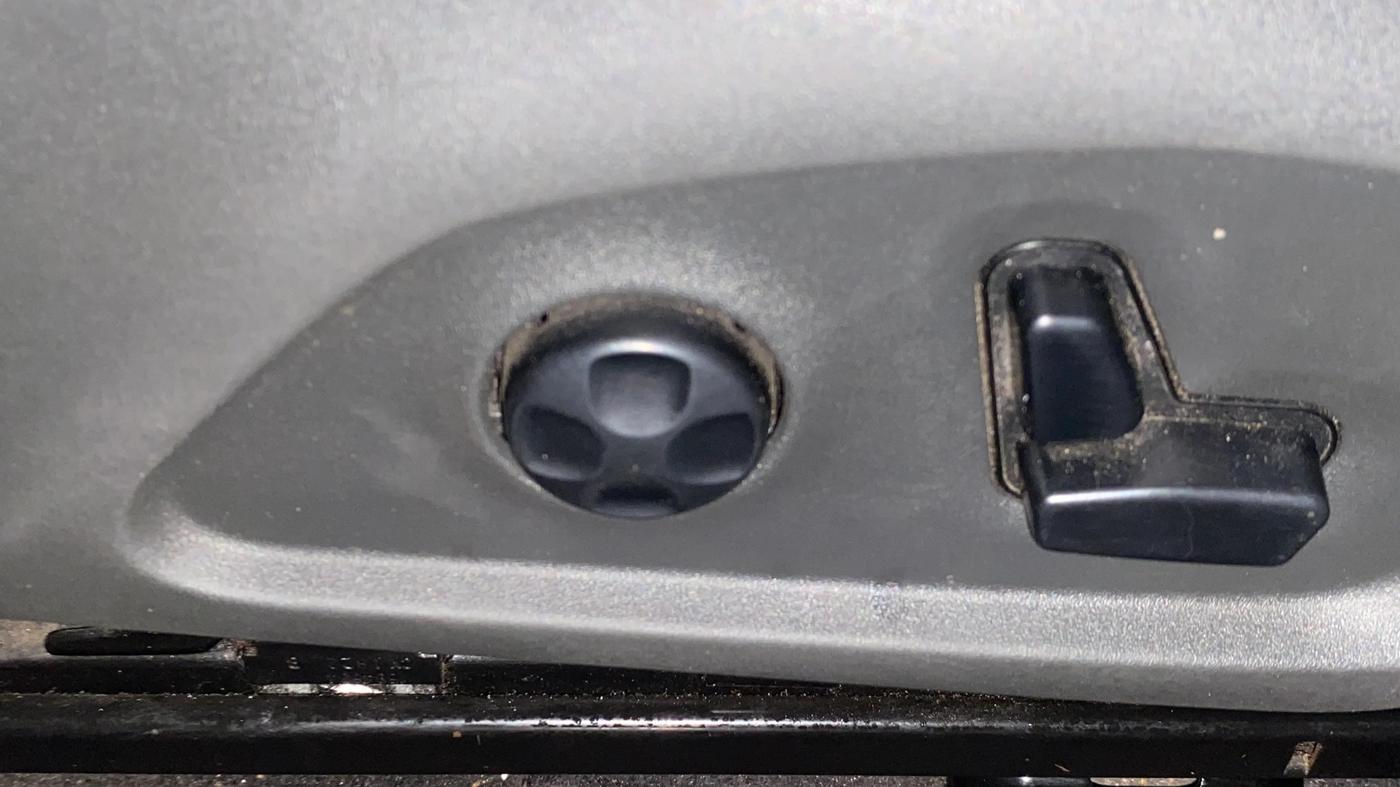2018 Jeep Compass LIMITED PLUS PETROL AT, Petrol, Automatic, 43,487 km, Driver Side Adjustment Panel
