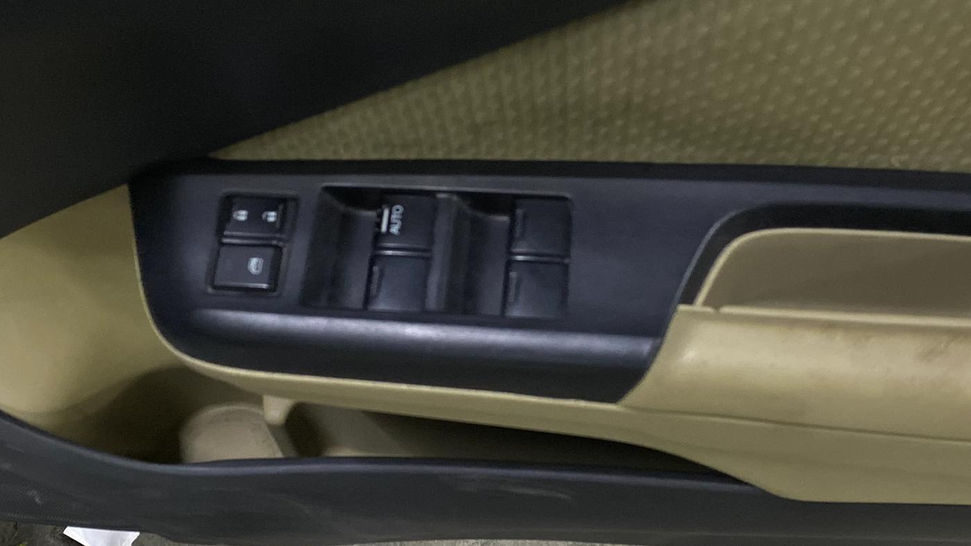 2017 Honda City 1.5L I-VTE V CVT, Petrol, Automatic, 59,404 km, Driver Side Door Panels Control