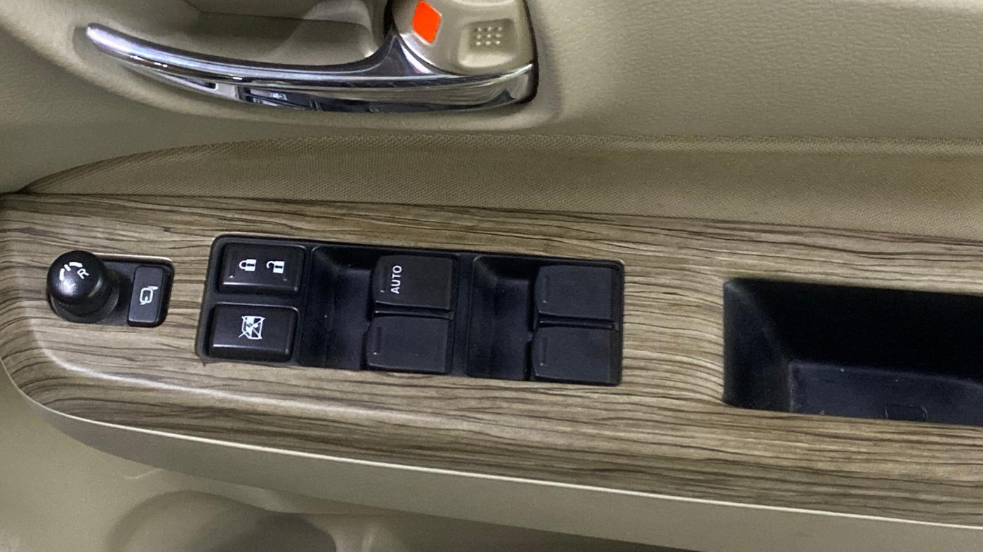 2024 Maruti Ciaz ZETA 1.5 SHVS MT PETROL, Petrol, Manual, 28,029 km, Driver Side Door Panels Control