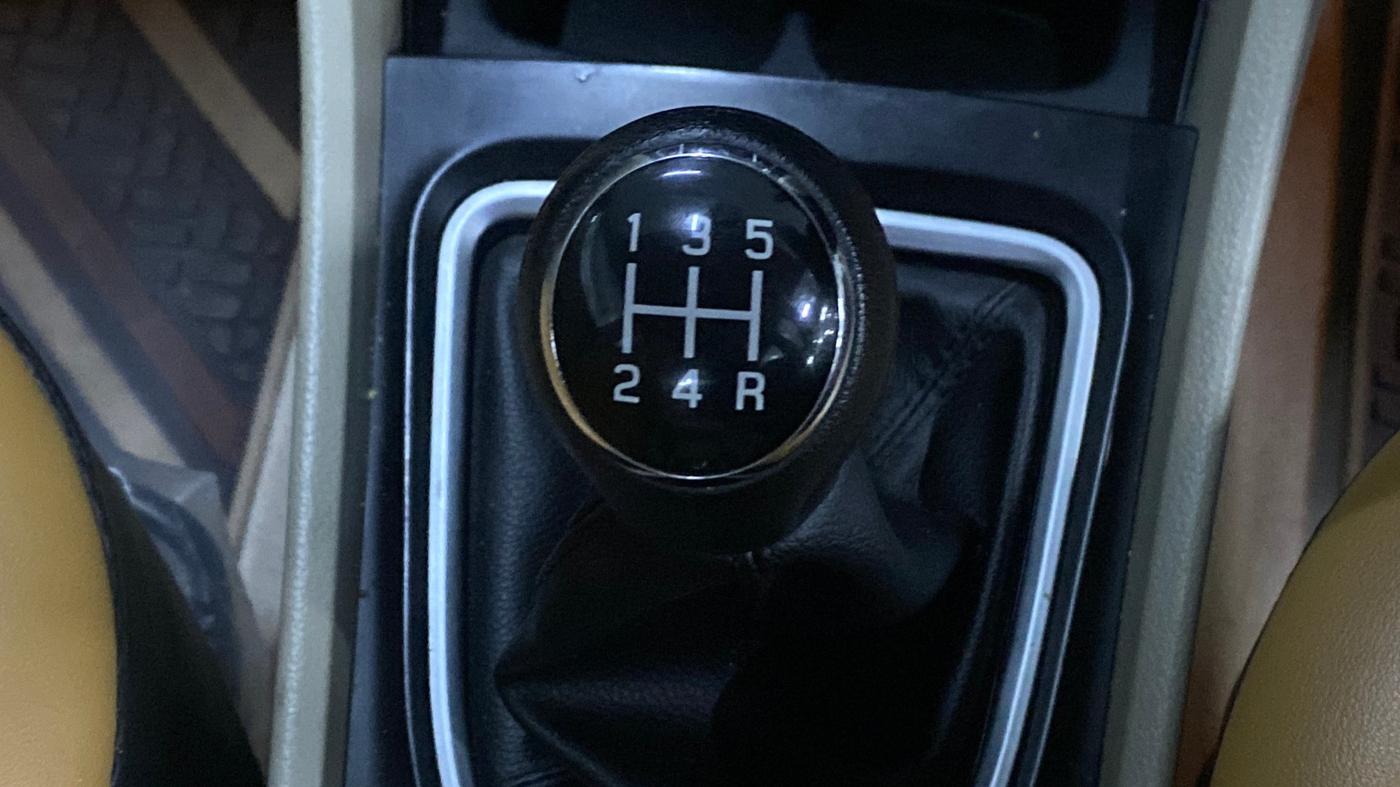 2024 Maruti Ciaz ZETA 1.5 SHVS MT PETROL, Petrol, Manual, 28,029 km, Gear Lever