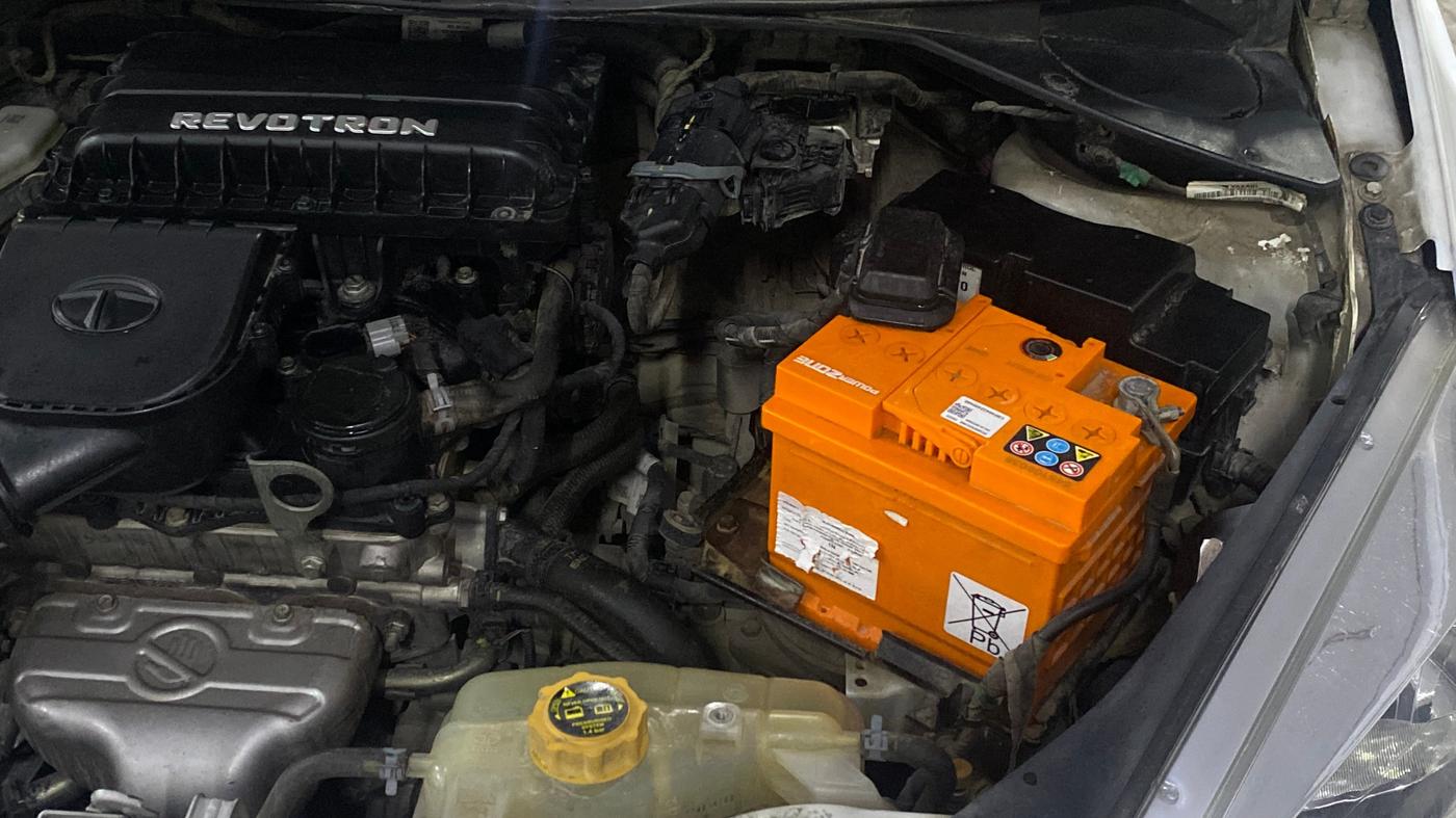 2018 Tata Tiago XE PETROL, Petrol, Manual, 81,950 km, Engine View - Left