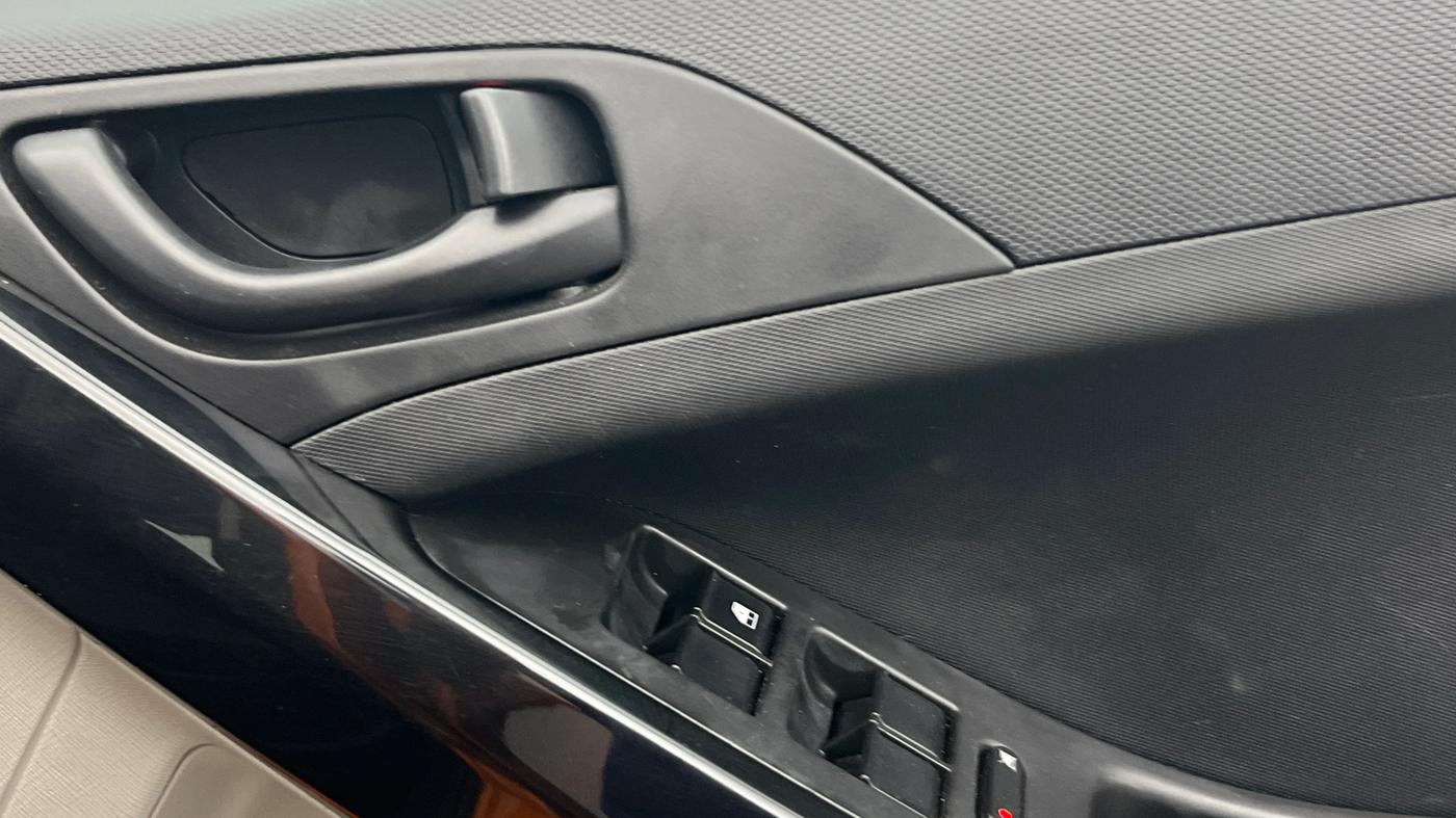 2019 Tata NEXON XM PETROL, Petrol, Manual, 29,261 km, Driver Side Door Panels Control