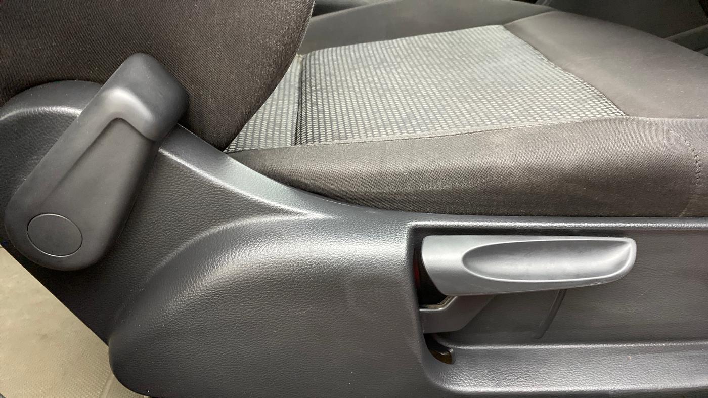 2018 Volkswagen Polo Trendline 1.0 L Petrol, Petrol, Manual, 35,882 km, Driver Side Adjustment Panel