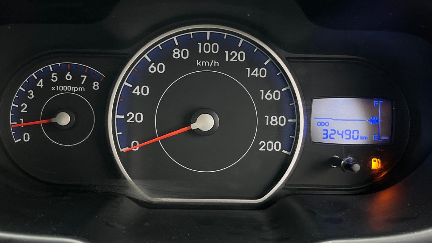2016 Hyundai i10 SPORTZ 1.1, Petrol, Manual, 32,489 km, Odometer Image