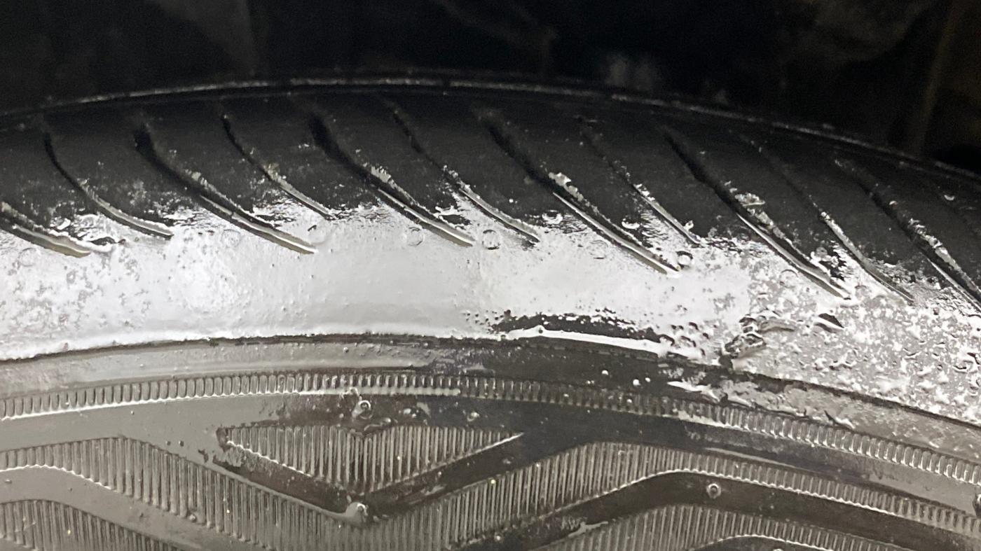 2016 Skoda Octavia 2.0 TDI CR STYLE PLUS AT, Diesel, Automatic, 1,08,625 km, Left Front Tyre Tread