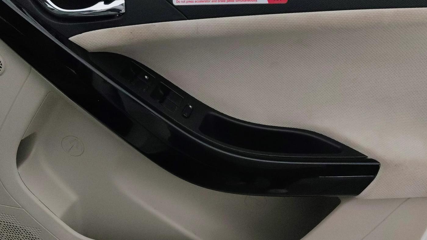 2022 Tata NEXON XZA PLUS (O) PETROL, Petrol, Automatic, 35,821 km, Driver Side Door Panels Control