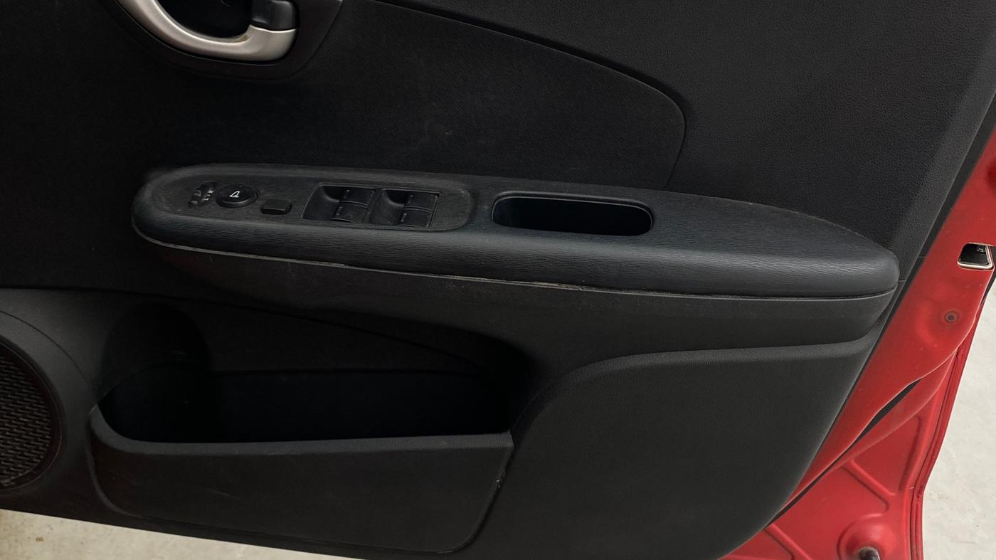 2017 Honda Brio VX AT, Petrol, Automatic, 77,602 km, Driver Side Door Panels Control