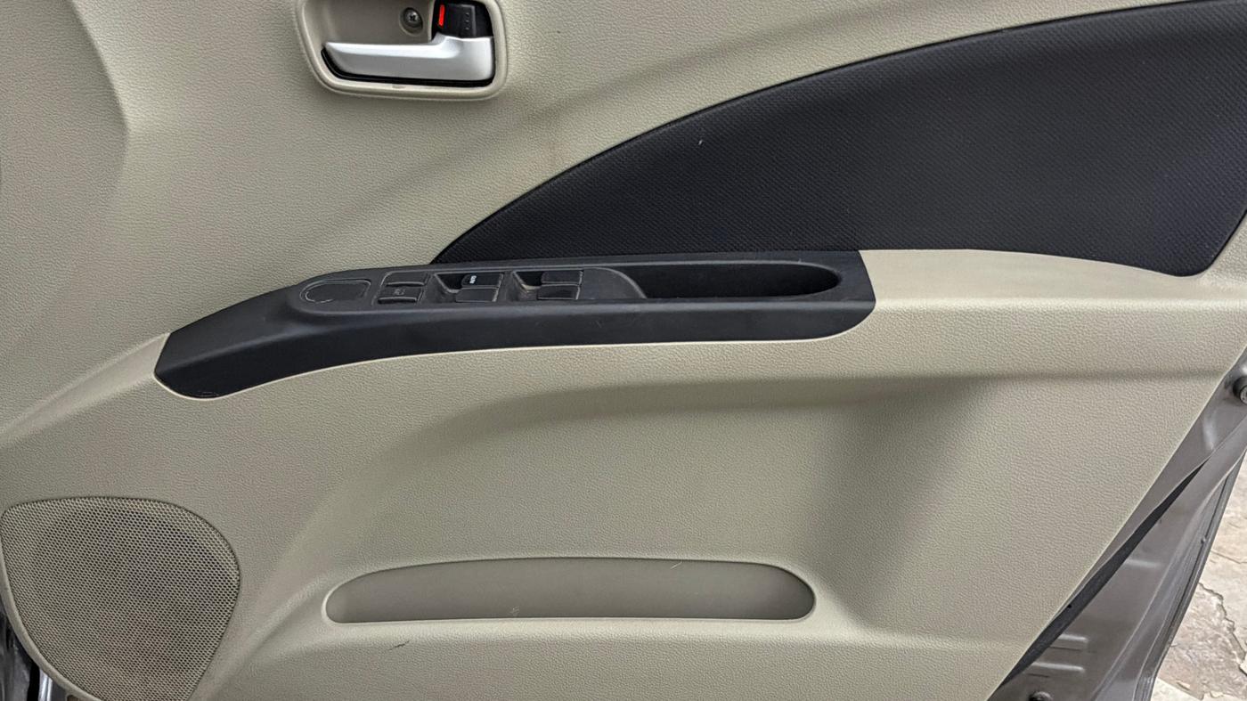 2014 Maruti Celerio VXI CNG, CNG, Manual, 66,646 km, Driver Side Door Panels Control