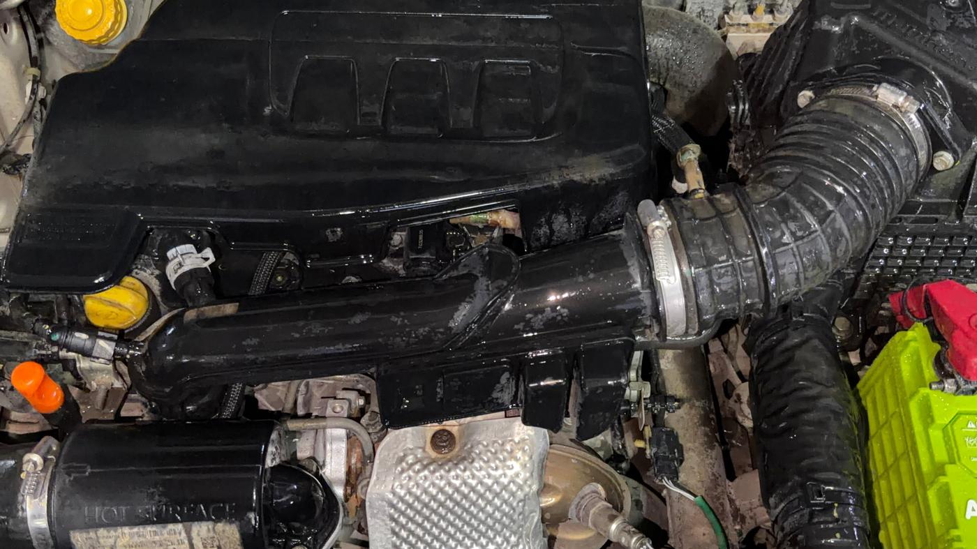 2019 Mahindra XUV300 W8 (O) 1.2 PETROL, Petrol, Manual, 64,948 km, Engine View