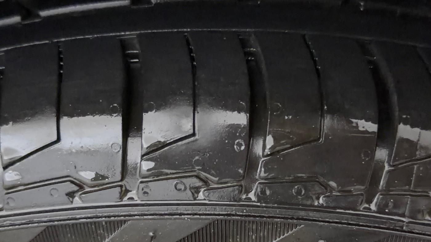 2019 Mahindra XUV300 W8 (O) 1.2 PETROL, Petrol, Manual, 64,948 km, Left Rear Tyre Tread